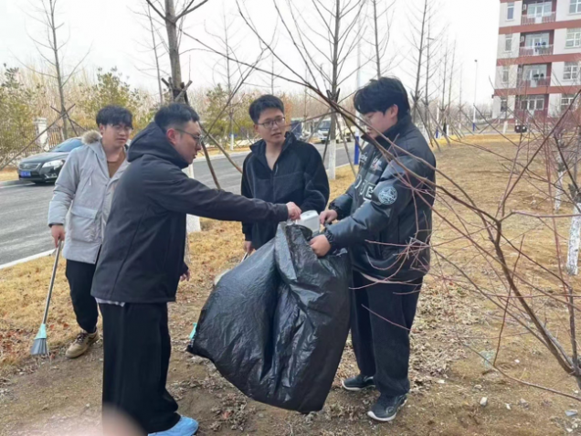 践行雷锋精神 筑牢红色根基